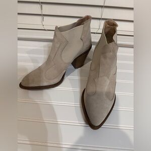 ONE TWO by Lascana Sand color Suede Western Booties Sz 8/EU 39